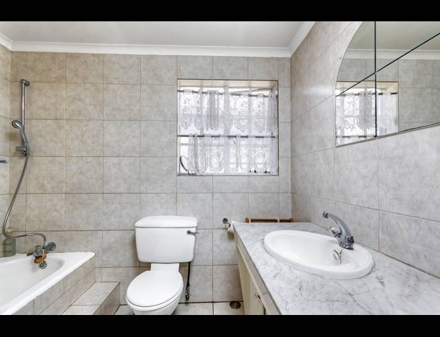 4 BEDROOM FREESTANDING FOR SALE IN LYNDHURST